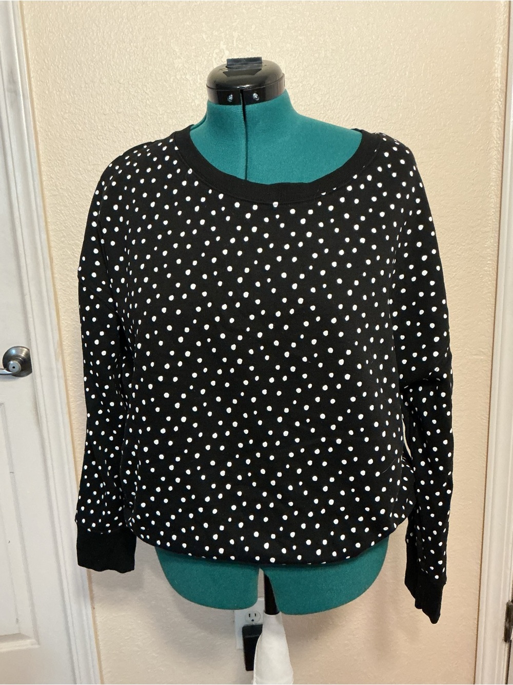 Old Navy Black Polka Dot Crewneck Sweatshirt